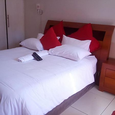 Super Classic Guest House Pretoria Ngoại thất bức ảnh