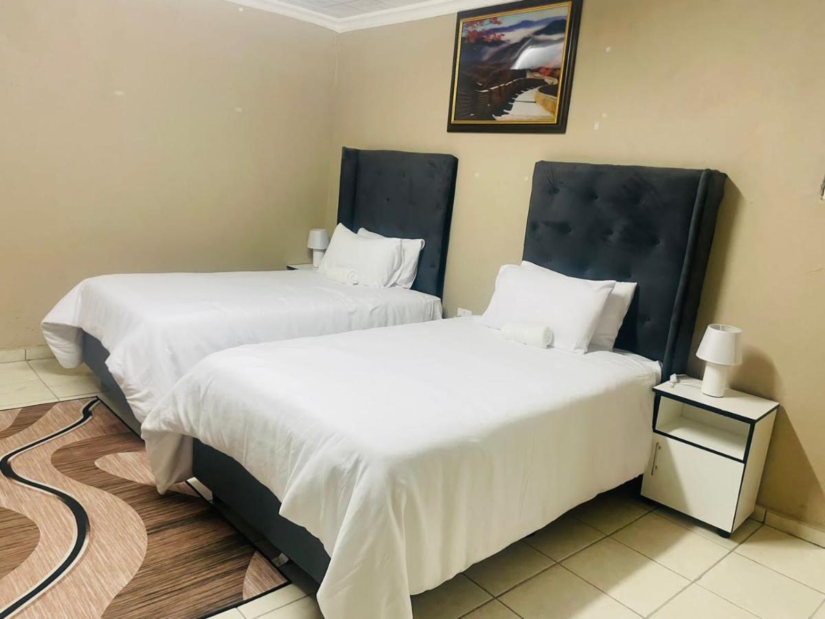 Super Classic Guest House Pretoria Ngoại thất bức ảnh